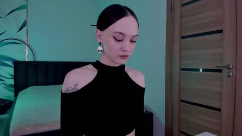 Snapshot of mistress_mialibra chatting on 10/07/25, 11:57 Mistress Mia online show from 10/07/25, 11:57