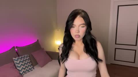 Mia online show from 11/24/25, 08:19