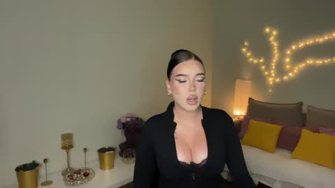 Snapshot of mistress_of_hearts chatting on 07/04/26, 03:29 Mia online show from 07/04/26, 03:29
