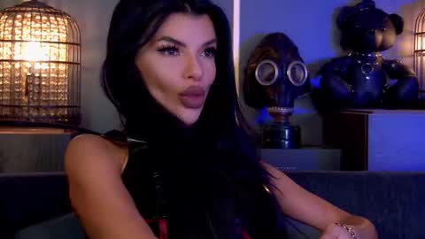 Elenia online show from 09/13/25, 11:43