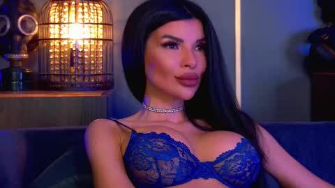 Elenia online show from 02/06/26, 05:27