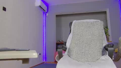 MitressEllie--Your Bratty Miss online show from 11/13/25, 06:29