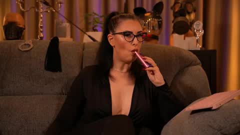 Mistress Kelly online show from 10/03/25, 11:57