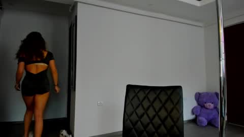 Snapshot of mistresskenda chatting on 03/07/25, 10:24 Mistress KiRa online show from 03/07/25, 10:24