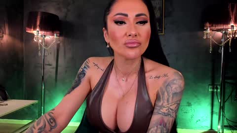 Snapshot of mistresskennya chatting on 01/25/25, 11:11 mistresskennya online show from 01/25/25, 11:11