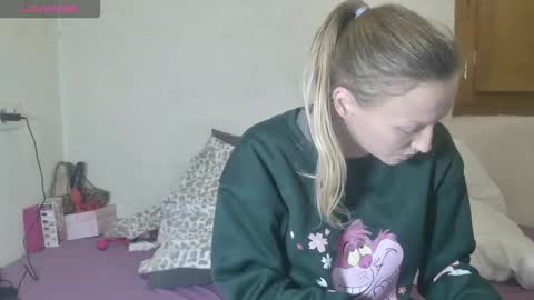 mistressmilly32 online show from 12/17/25, 08:48