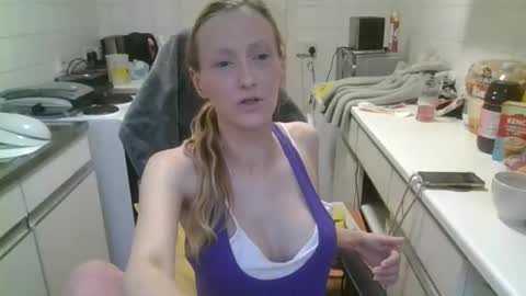 mistressmilly32 online show from 05/20/26, 07:31