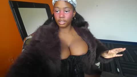 Snapshot of mistressmochareign chatting on 02/27/26, 07:25 mistressmochareign online show from 02/27/26, 07:25