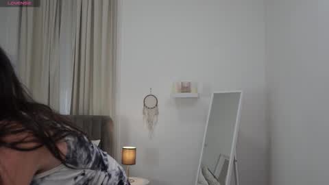 Snapshot of mistresss_sindy chatting on 10/17/25, 08:17 Sindy online show from 10/17/25, 08:17