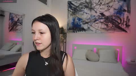 Snapshot of mistresss_sindy chatting on 02/18/26, 08:43 Sindy online show from 02/18/26, 08:43