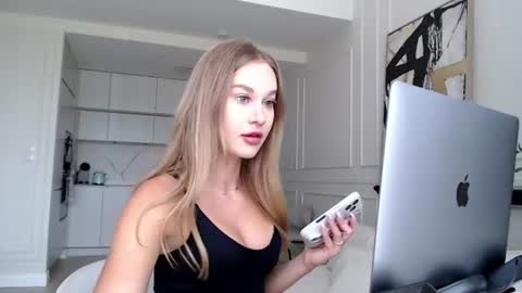 mistressuniverse online show from 07/27/26, 07:48