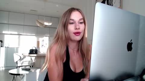mistressuniverse online show from 07/28/26, 05:56
