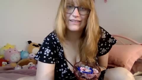 Snapshot of misty_reine chatting on 01/24/25, 03:32 misty_reine online show from 01/24/25, 03:32