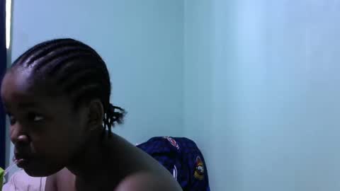 Snapshot of misty_shee chatting on 02/05/25, 08:00 misty_shee online show from 02/05/25, 08:00