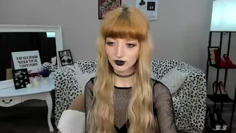 Misty online show from 04/22/26, 06:42