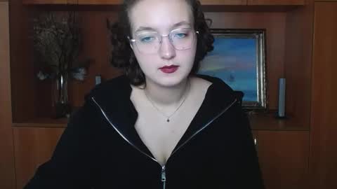 Snapshot of mistyrosee chatting on 10/12/25, 10:47 Aria online show from 10/12/25, 10:47