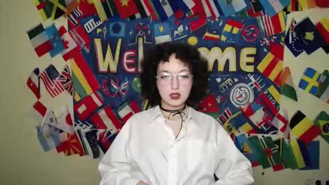 Snapshot of mistyrosee chatting on 10/25/25, 11:40 Aria online show from 10/25/25, 11:40