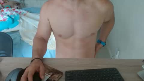 Snapshot of mitcheli chatting on 10/17/25, 02:19 Onlyfans  online show from 10/17/25, 02:19