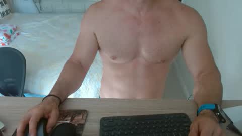 Snapshot of mitcheli chatting on 10/23/25, 03:22 Onlyfans  online show from 10/23/25, 03:22