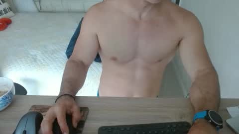 Snapshot of mitcheli chatting on 11/18/25, 02:10 Onlyfans online show from 11/18/25, 02:10