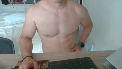 Snapshot of mitcheli chatting on 03/06/26, 03:41 Onlyfans online show from 03/06/26, 03:41