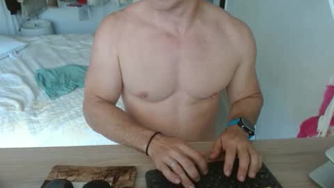 Snapshot of mitcheli chatting on 03/23/26, 03:05 Onlyfans online show from 03/23/26, 03:05