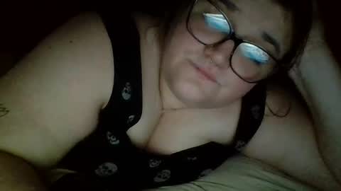 Snapshot of mitchellebunny7 chatting on 12/21/24, 02:37 MichelleBunny7 online show from 12/21/24, 02:37