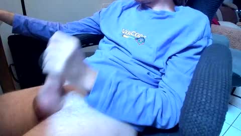 Snapshot of mitchelletbella chatting on 01/11/25, 09:47 MitchellBWC online show from 01/11/25, 09:47