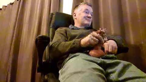 Snapshot of mitchoxxford chatting on 05/19/26, 01:17 mitchoxxford online show from 05/19/26, 01:17