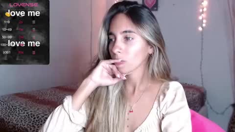 Snapshot of mitchwilson1 chatting on 10/01/25, 10:38 mitchwilson1 online show from 10/01/25, 10:38