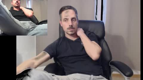 Snapshot of mitsch01 chatting on 10/11/25, 01:31 Mitsch online show from 10/11/25, 01:31