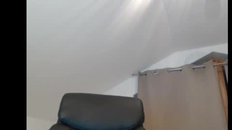 Snapshot of mitsch01 chatting on 11/20/25, 06:29 Mitsch online show from 11/20/25, 06:29