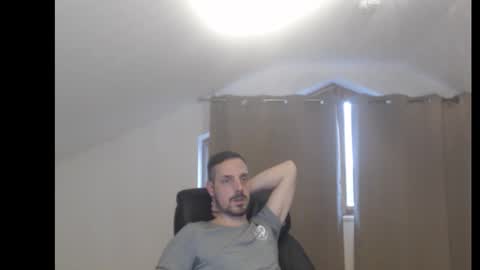 Snapshot of mitsch01 chatting on 11/25/25, 10:48 Mitsch online show from 11/25/25, 10:48