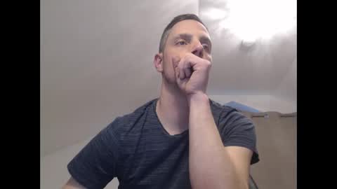 Snapshot of mitsch01 chatting on 03/15/26, 01:50 Mitsch online show from 03/15/26, 01:50