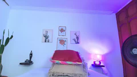 Snapshot of miwa_cutte chatting on 02/11/25, 11:01 Miwa online show from 02/11/25, 11:01