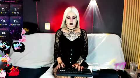Snapshot of mix_carmilla chatting on 06/06/26, 09:03 mix_carmilla online show from 06/06/26, 09:03