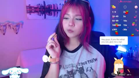 Snapshot of mixie_cute chatting on 01/10/25, 10:15 mixie_cute online show from 01/10/25, 10:15