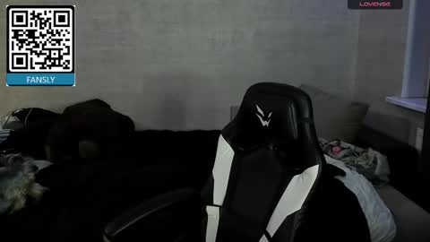 Snapshot of miya_meow_miku chatting on 10/16/25, 05:47 MeowMiku online show from 10/16/25, 05:47