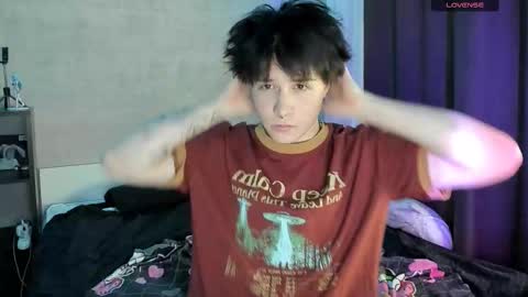 MeowMiku online show from 12/17/25, 06:58