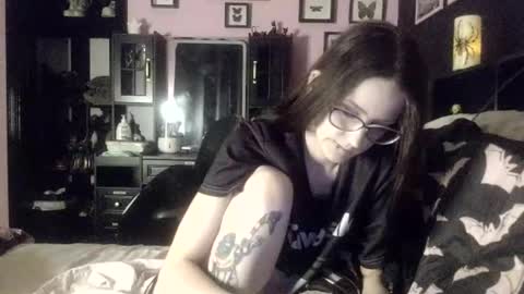 Snapshot of mizzbonez chatting on 02/03/26, 03:48 Mizz Bonez online show from 02/03/26, 03:48