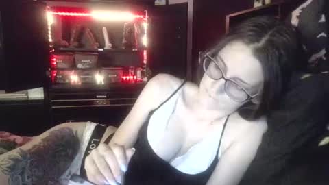 Snapshot of mizzbonez chatting on 02/25/26, 04:00 Mizz Bonez online show from 02/25/26, 04:00