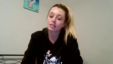 Snapshot of mizzymay10101 chatting on 02/28/26, 03:29 mizzymay10101 online show from 02/28/26, 03:29