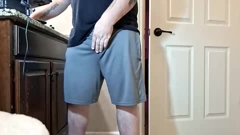 hoodyhoo online show from 04/28/26, 02:38