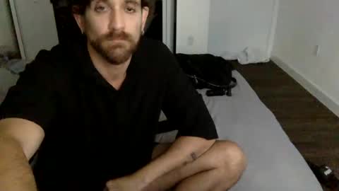 Snapshot of mkmarkets chatting on 11/16/25, 03:50 Hrny Lat .. online show from 11/16/25, 03:50