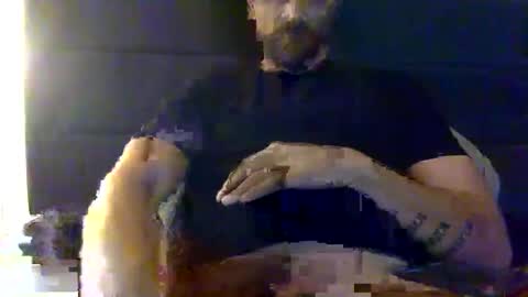 Snapshot of mkmarkets chatting on 12/05/25, 09:51 Hrny Lat .. online show from 12/05/25, 09:51