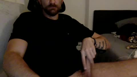 Snapshot of mkmarkets chatting on 03/04/26, 07:58 Hrny Lat .. online show from 03/04/26, 07:58