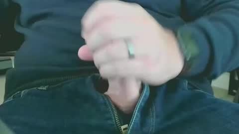 Snapshot of mmfan333 chatting on 10/22/25, 06:18 mmfan333 online show from 10/22/25, 06:18