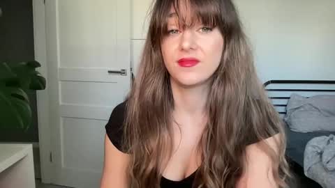 Snapshot of mmminnie chatting on 02/01/25, 01:41 mmminnie online show from 02/01/25, 01:41