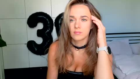 Snapshot of mmminnie chatting on 09/12/25, 12:49 mmminnie online show from 09/12/25, 12:49