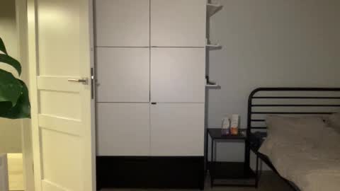 Snapshot of mmminnie chatting on 10/13/25, 07:14 mmminnie online show from 10/13/25, 07:14